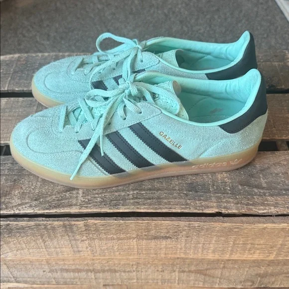 Adidas Gazelle Indoor Sneakers Clear Mint Black Stripes Gum Sole size 8 men’s - Picture 3 of 12